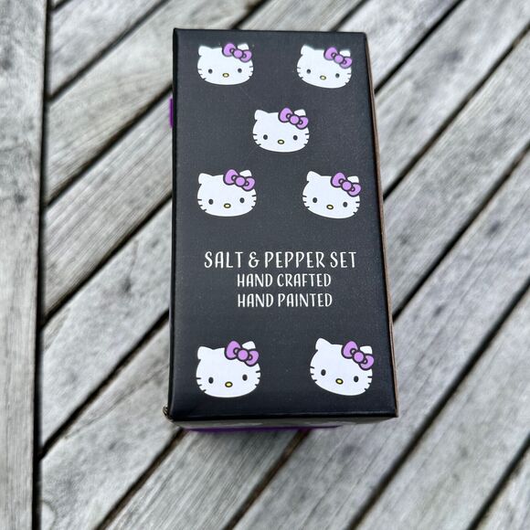 Blue Sky Hello Kitty & Friends Halloween Skull & Pumpkin Salt & Pepper Set 2024 - Picture 10 of 12